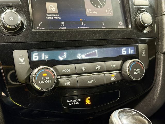 Used 2018 Nissan Rogue SV image 17