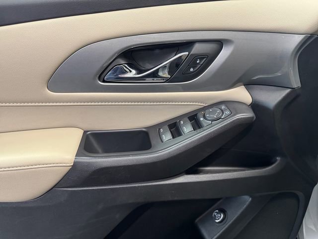Used 2022 Chevrolet Traverse LT image 25