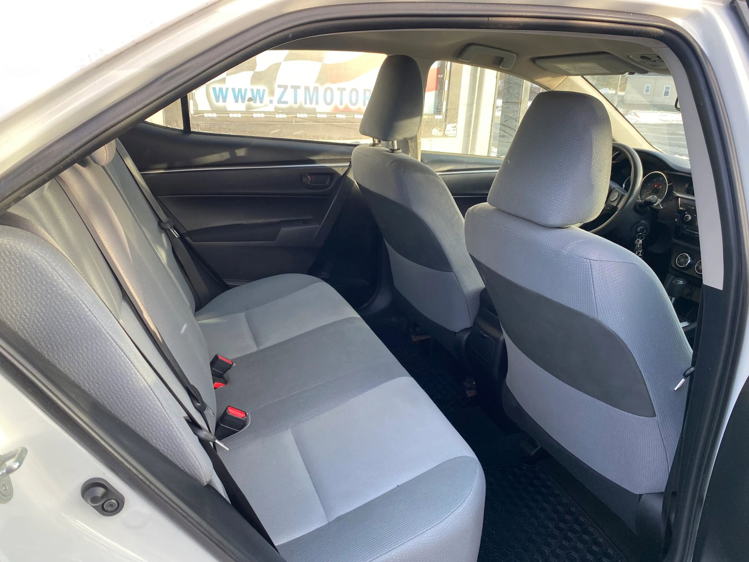 Used 2015 Toyota Corolla L image 10