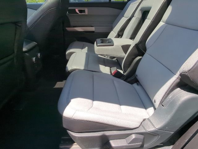 Used 2021 Ford Explorer XLT w/ Equipment Group 202A AWD/4WD image 25
