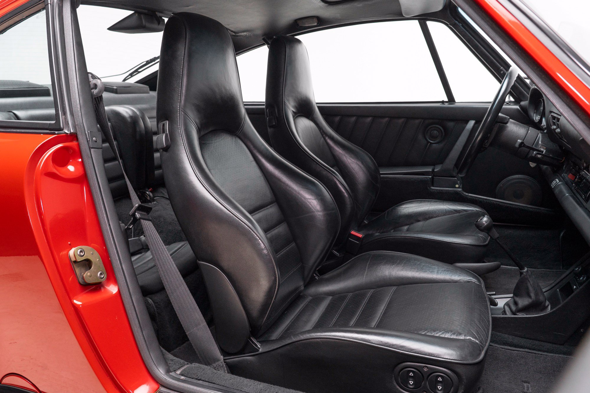 Used 1987 Porsche 911 Carrera RWD image 15