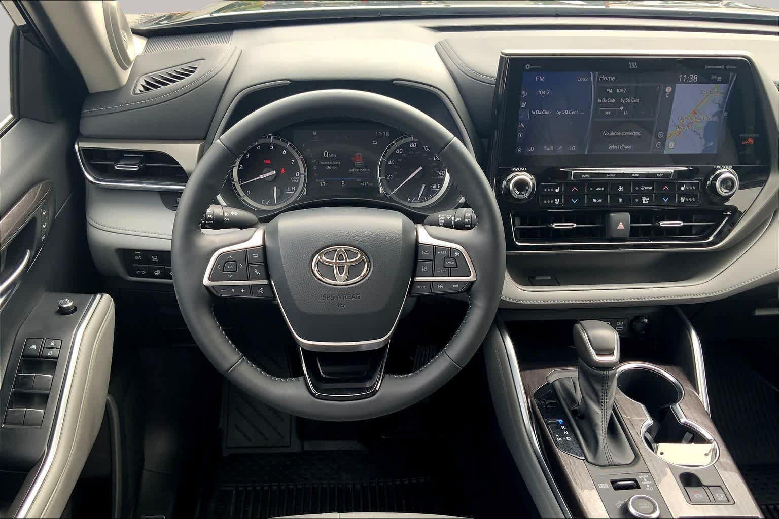 Used 2022 Toyota Highlander Limited AWD/4WD image 11