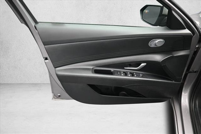 Used 2024 Hyundai Elantra SEL FWD image 19