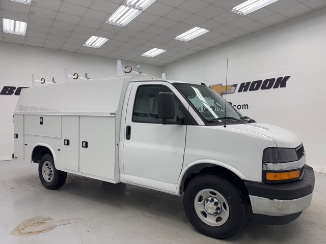 New 2025 Chevrolet Express 3500 w/ Power Convenience Package image 3