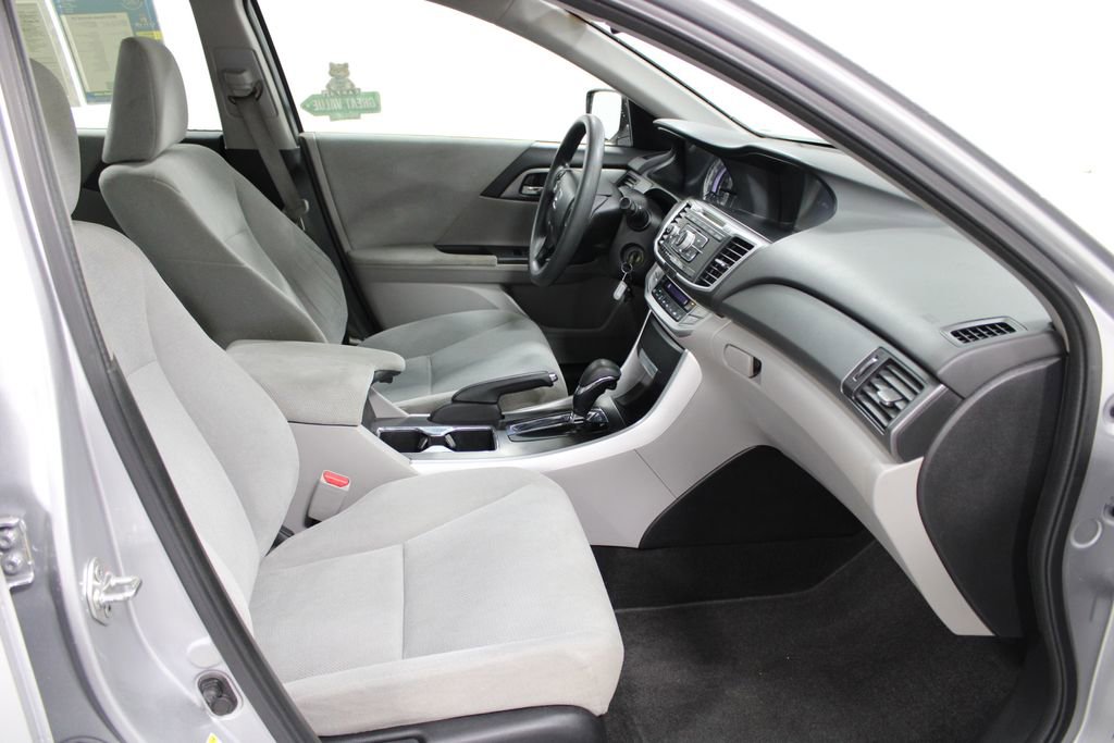 Used 2013 Honda Accord LX image 24