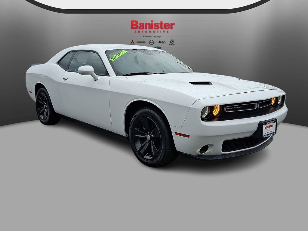 Used 2023 Dodge Challenger SXT RWD image 3