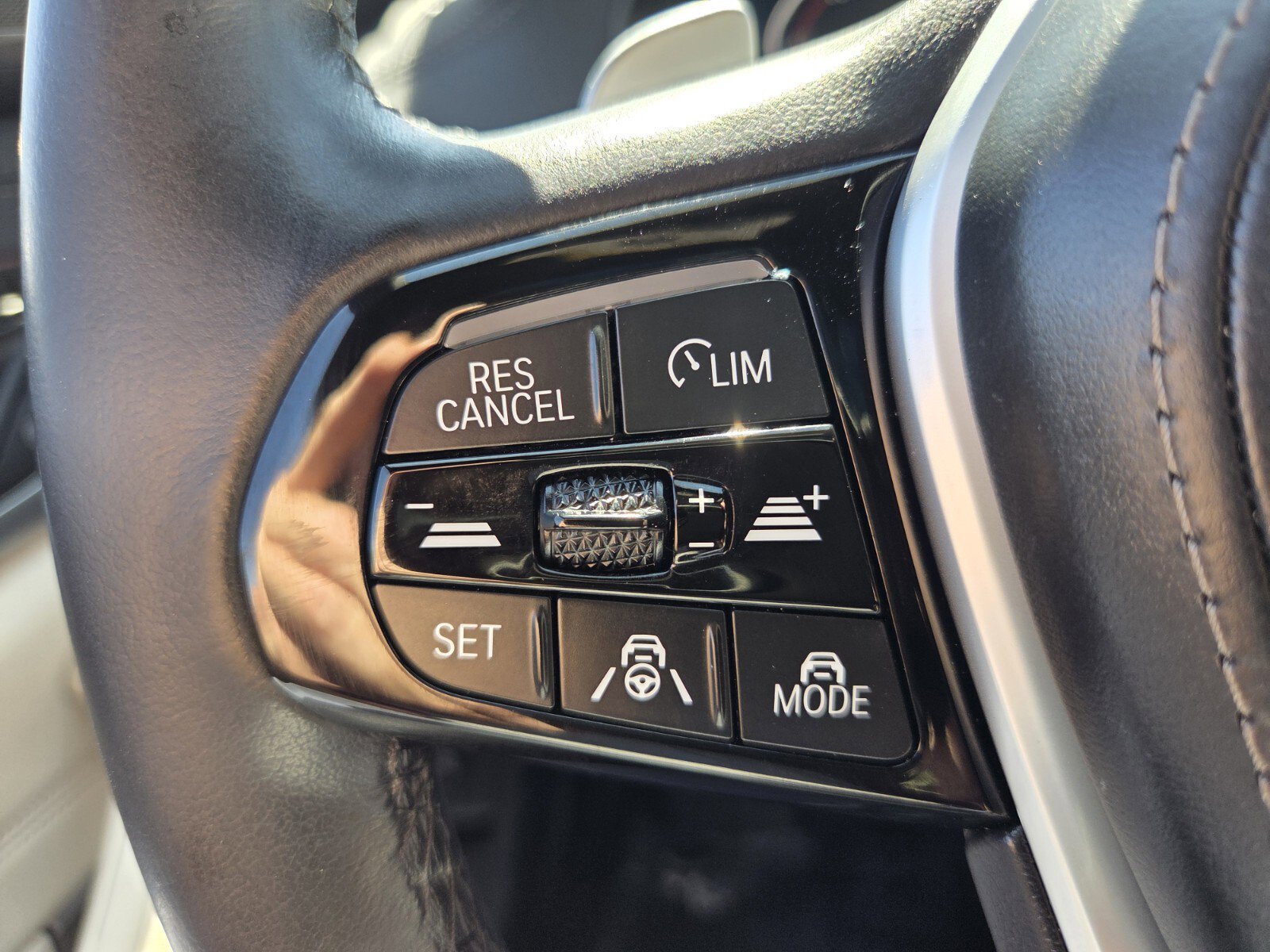 Used 2021 BMW 540i w/ Premium Package image 29