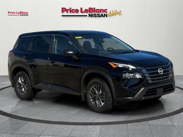 Used 2025 Nissan Rogue S image 8