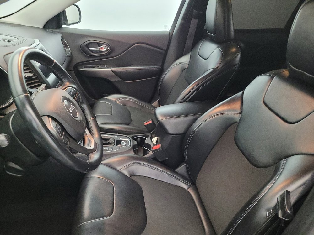 Used 2019 Jeep Cherokee Latitude Plus image 17