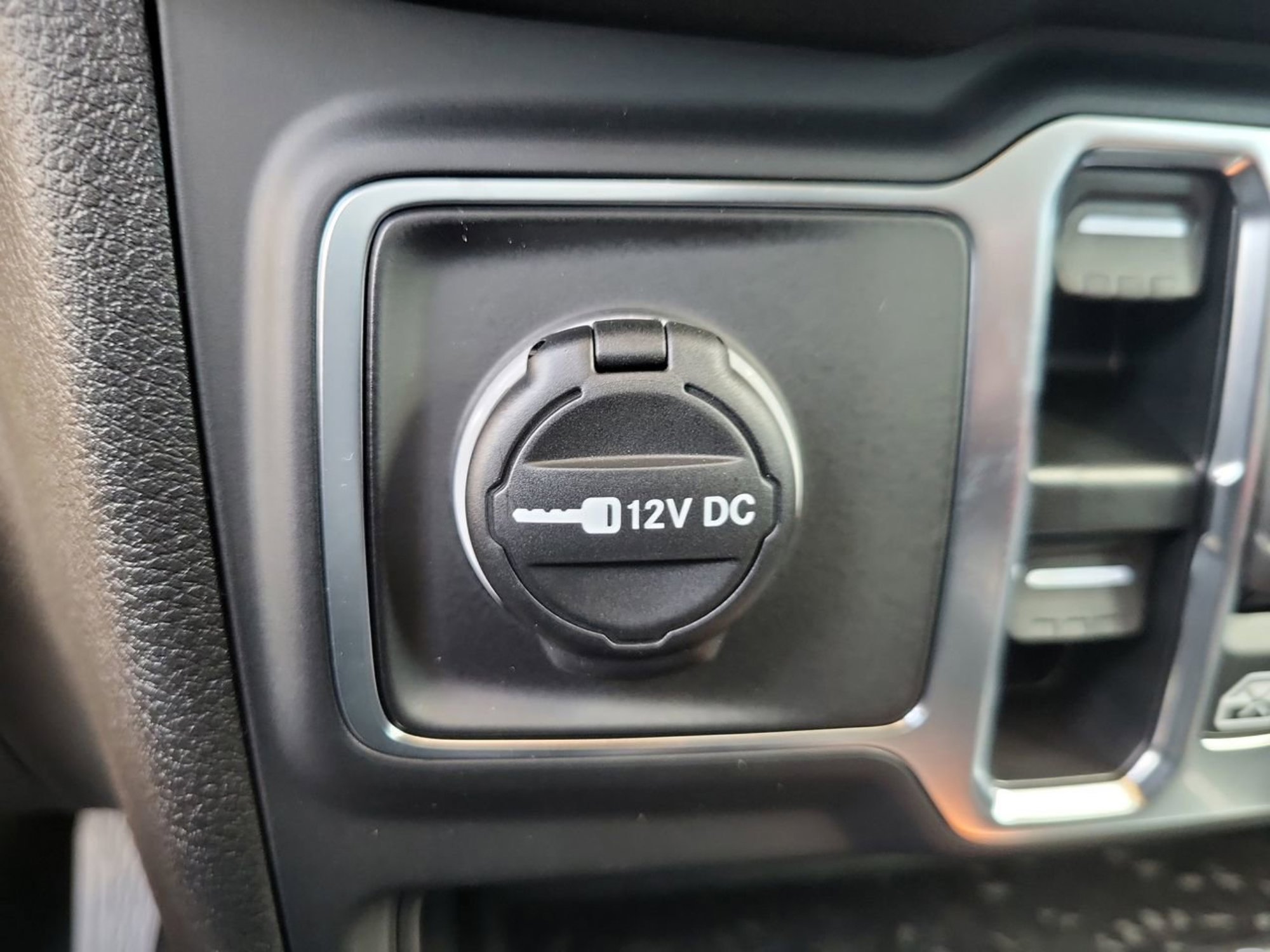 New 2025 Jeep Wrangler Sport S image 28