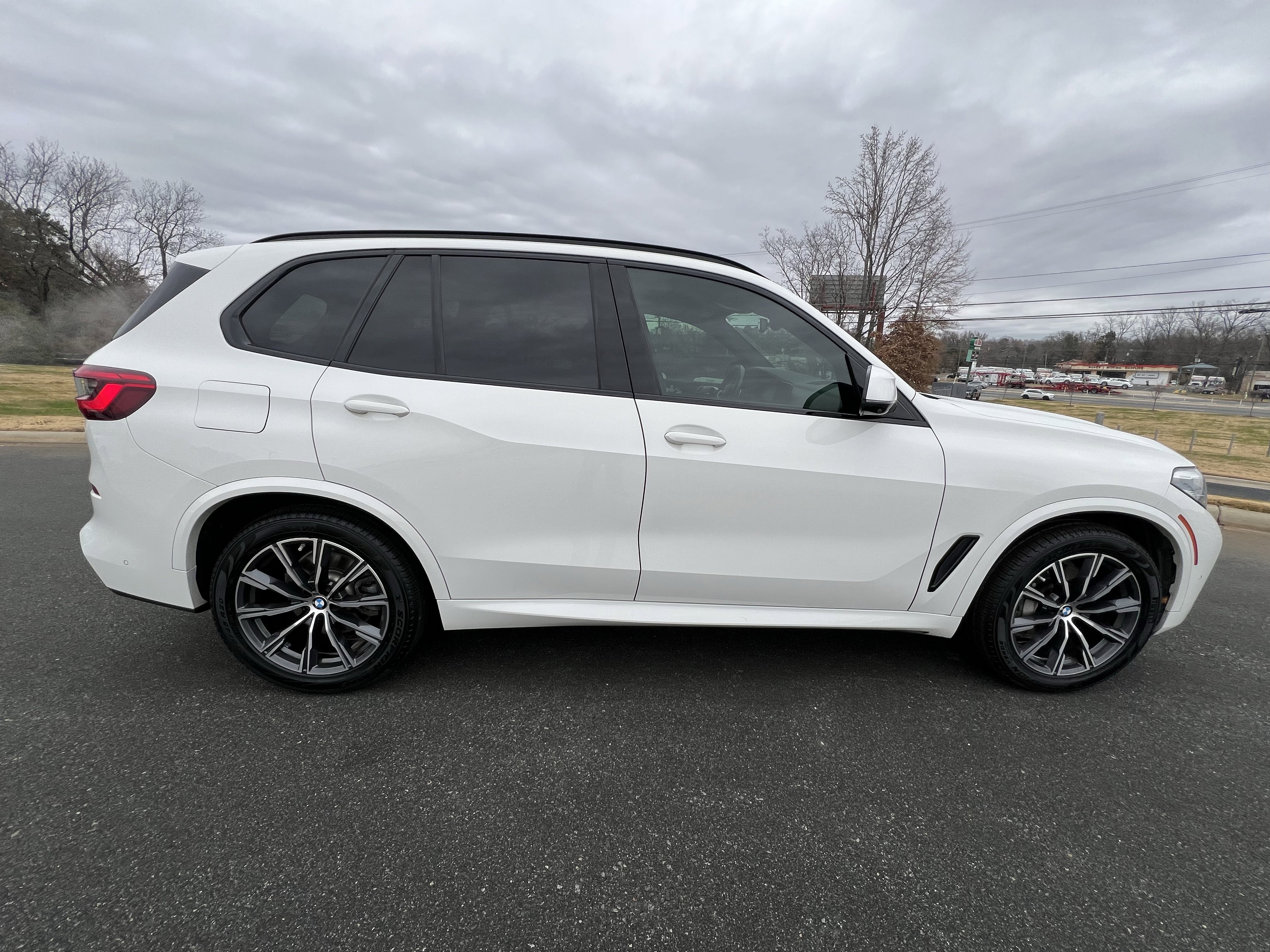 Used 2019 BMW X5 xDrive40i w/ M Sport Package image 10