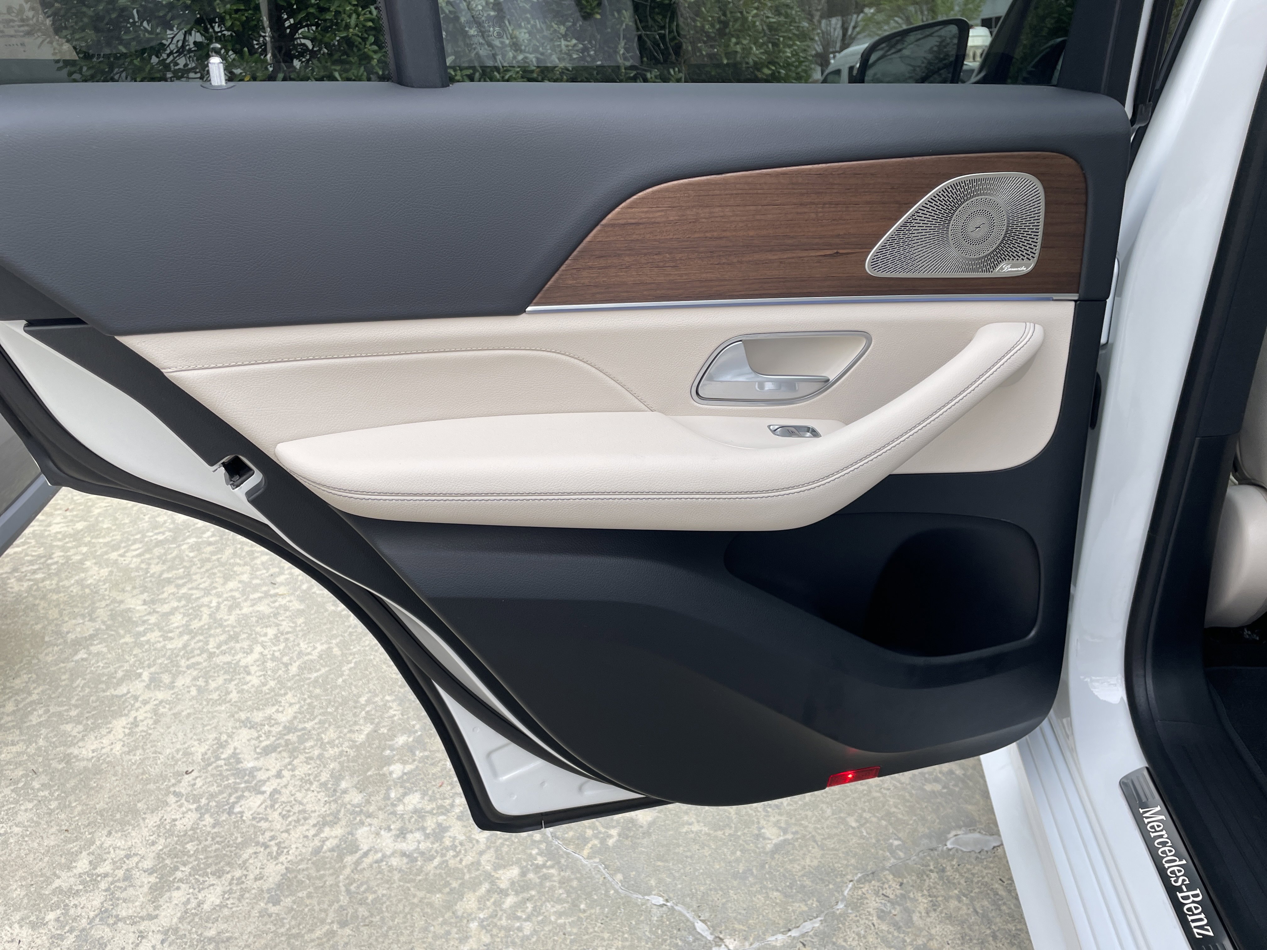Certified 2025 Mercedes-Benz GLE 450 4MATIC image 37