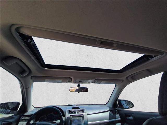 Used 2012 Toyota Camry SE FWD image 16
