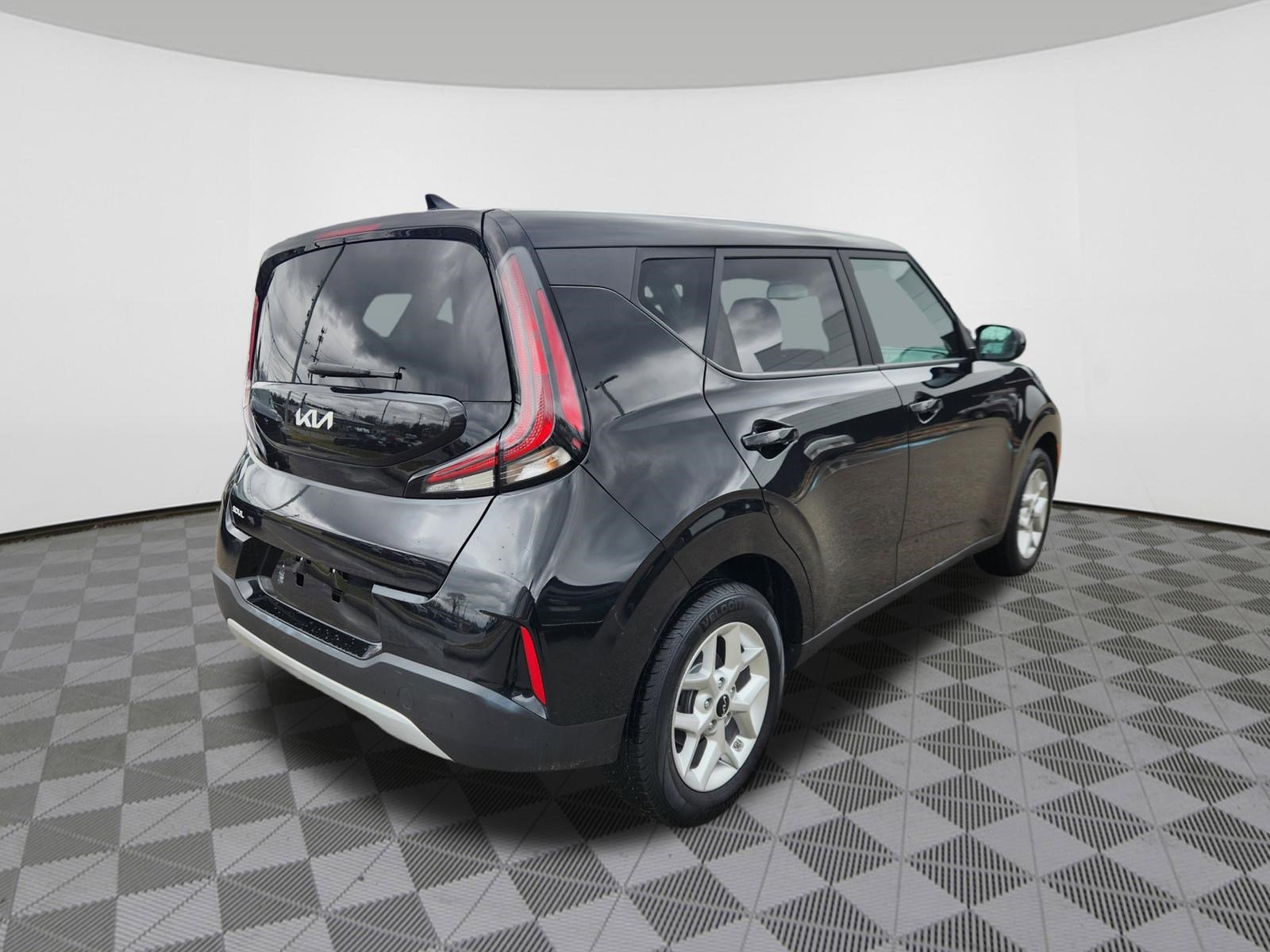 Used 2023 Kia Soul S image 4