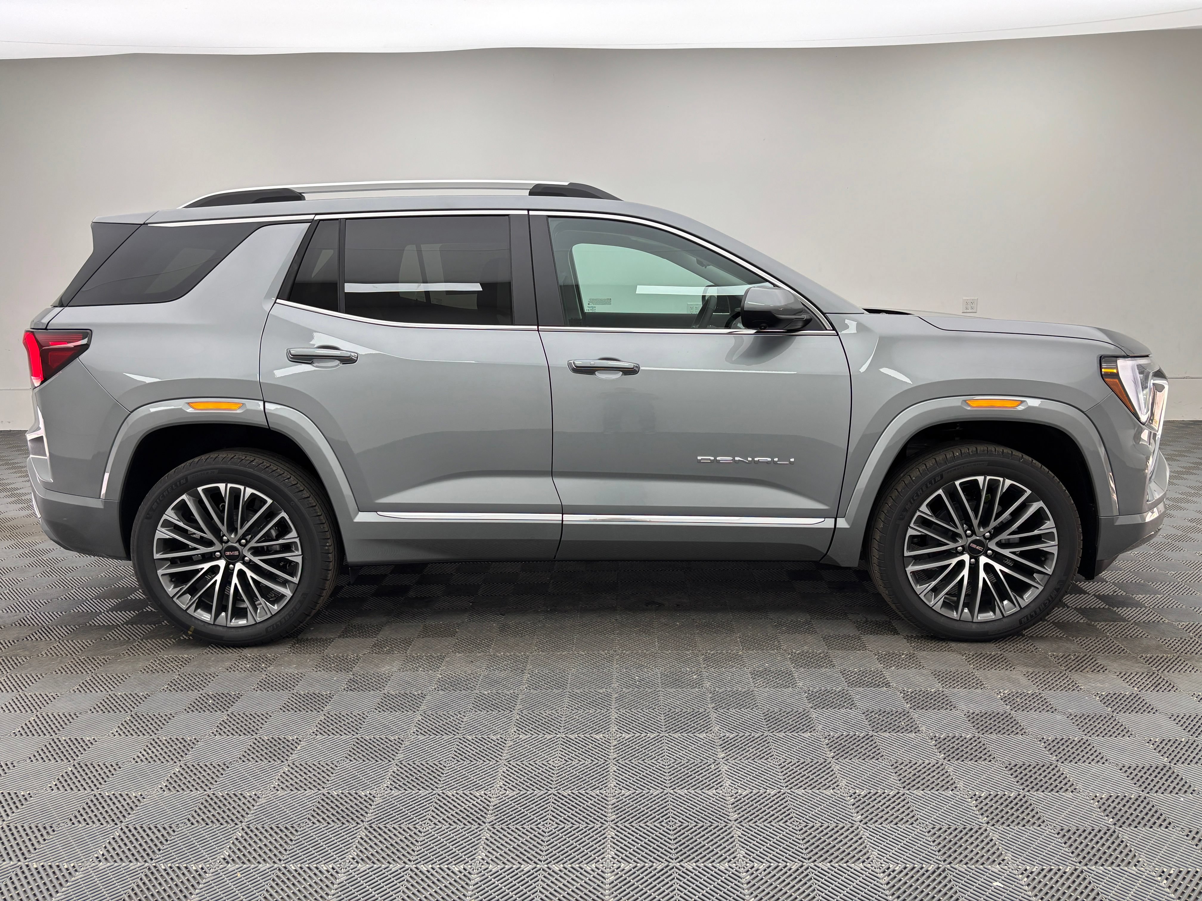 New 2027 GMC Terrain Denali w/ LPO, Floor Liner Package AWD/4WD image 8