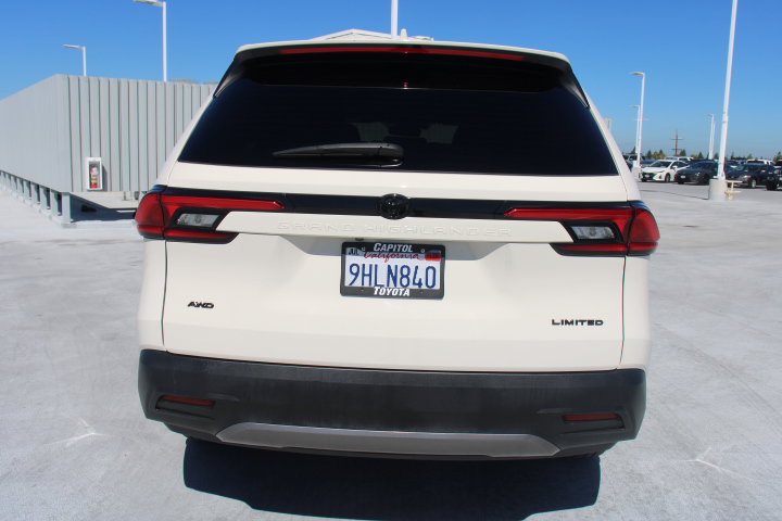 Certified 2024 Toyota Grand Highlander AWD image 4
