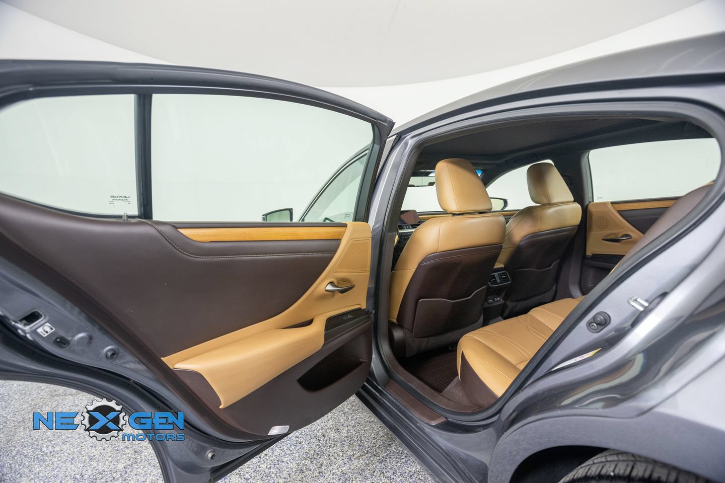 Used 2019 Lexus ES 350 w/ Accessory Package FWD image 28