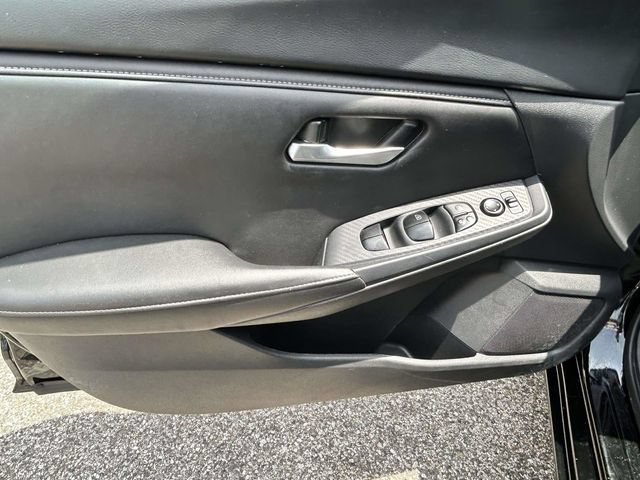 Used 2024 Nissan Sentra SV FWD image 12