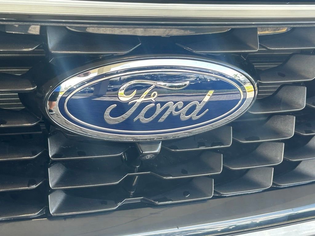 Certified 2024 Ford Escape SE w/ PHEV Premium Package image 20