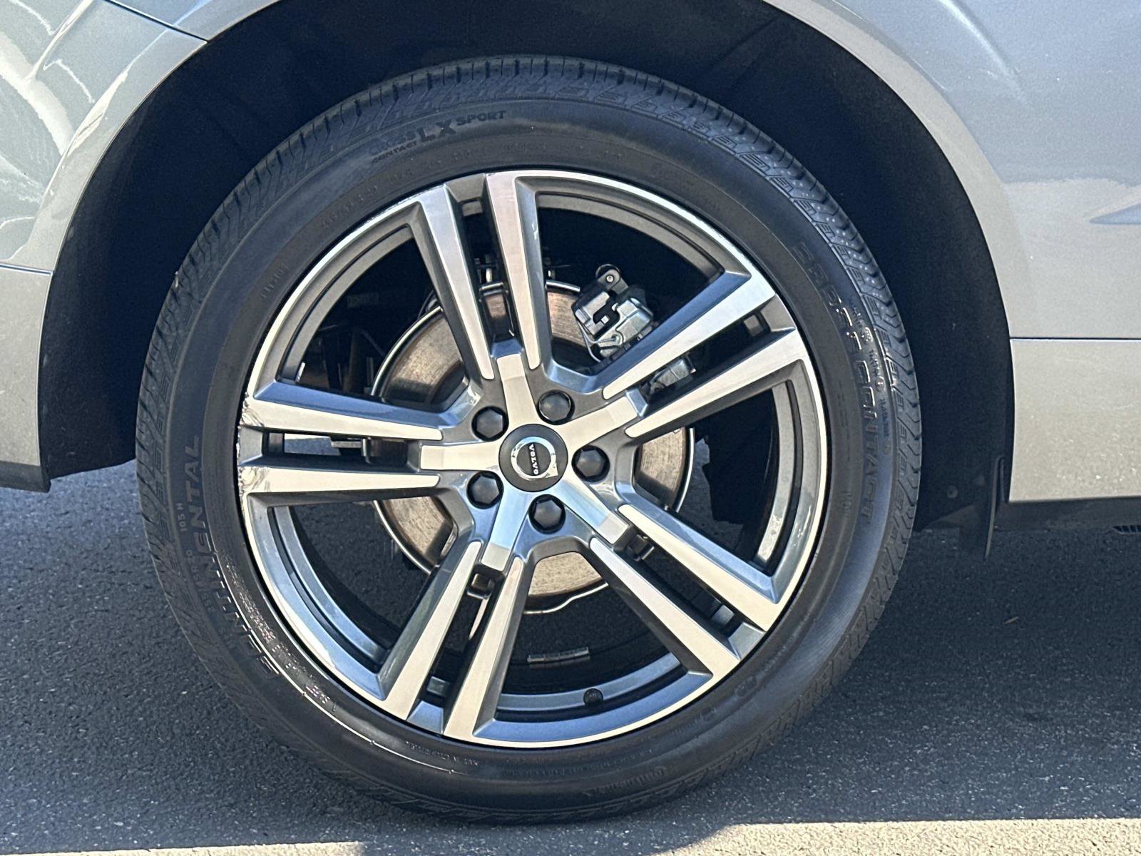 Certified 2021 Volvo XC60 T5 Momentum w/ Premium Package image 28