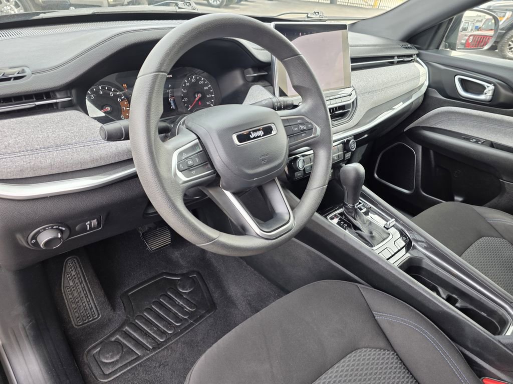 Used 2024 Jeep Compass Sport image 10