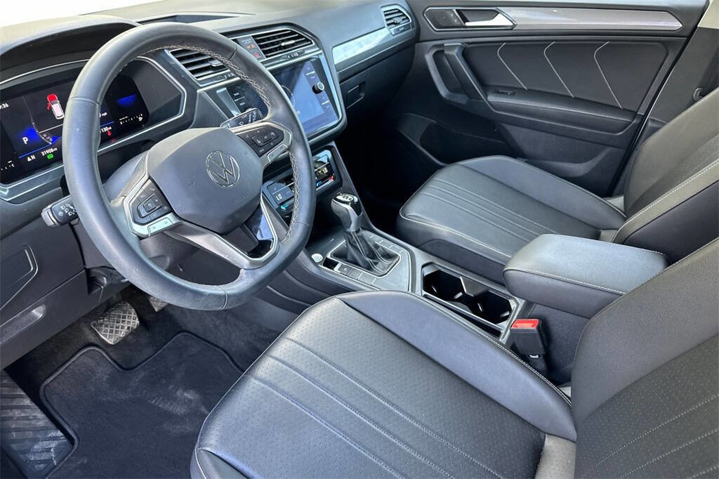 Used 2022 Volkswagen Tiguan SE image 10