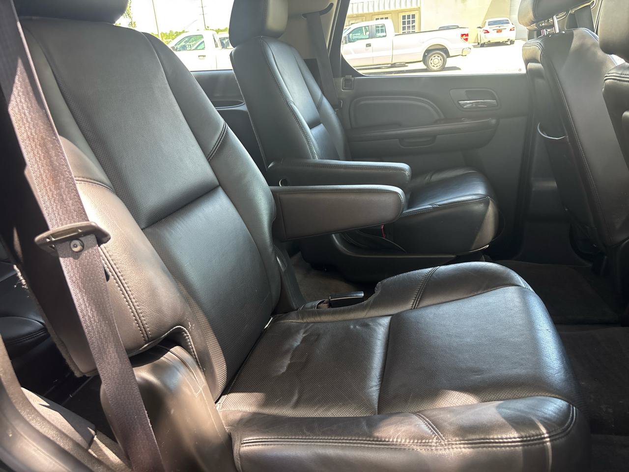 Used 2014 Cadillac Escalade Luxury AWD/4WD image 26
