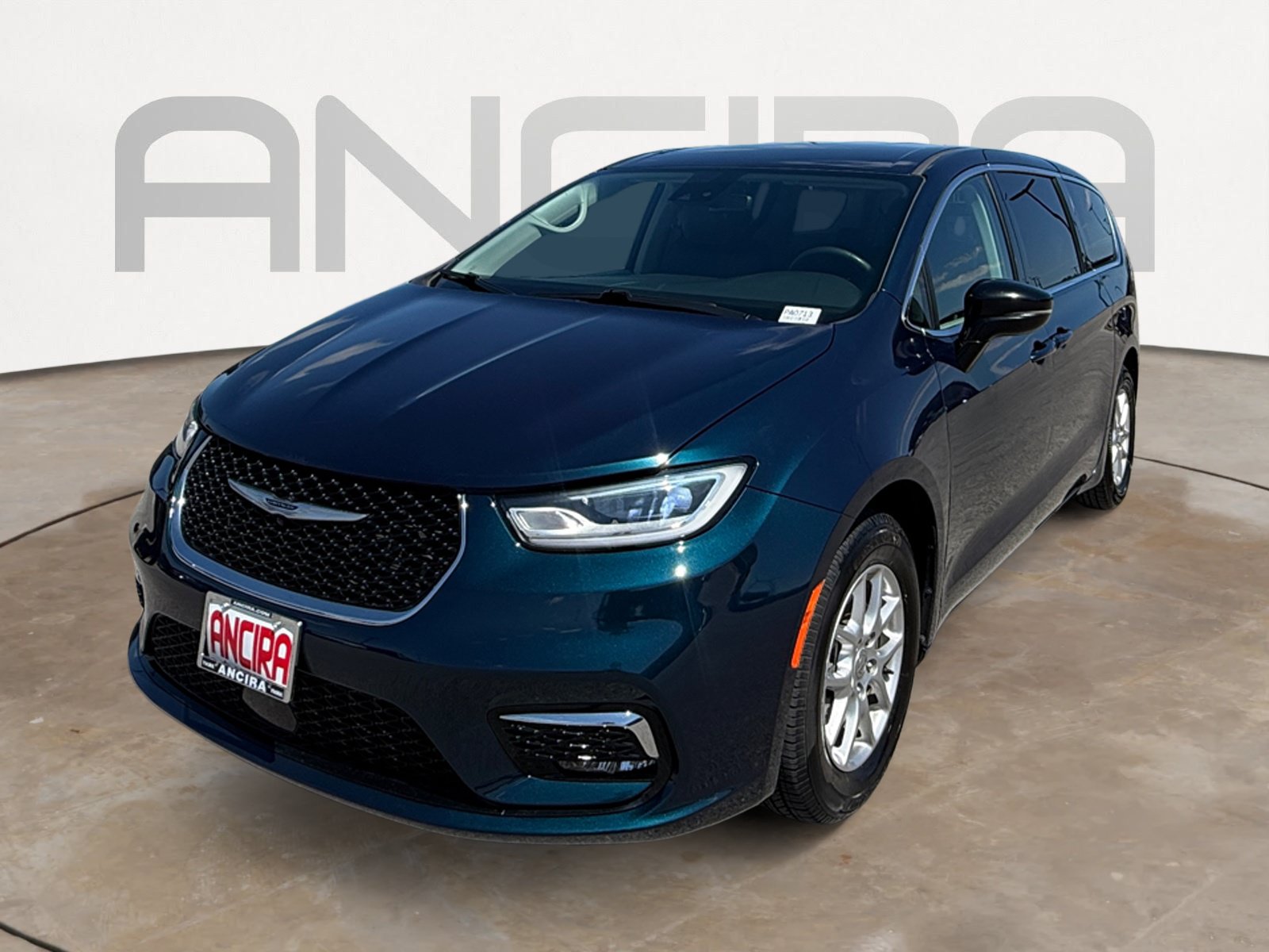Used 2024 Chrysler Pacifica Touring-L FWD image 7