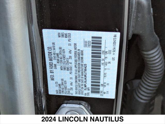 Used 2024 Lincoln Nautilus Black Label w/ Jet Appearance Package (87T) AWD/4WD image 27