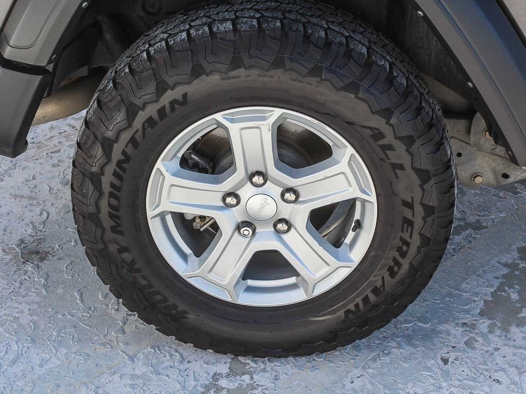 Used 2022 Jeep Wrangler Sport AWD/4WD image 8