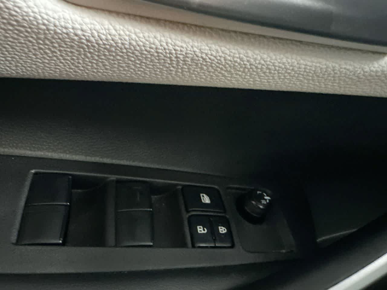 Used 2024 Toyota Corolla SE FWD image 17
