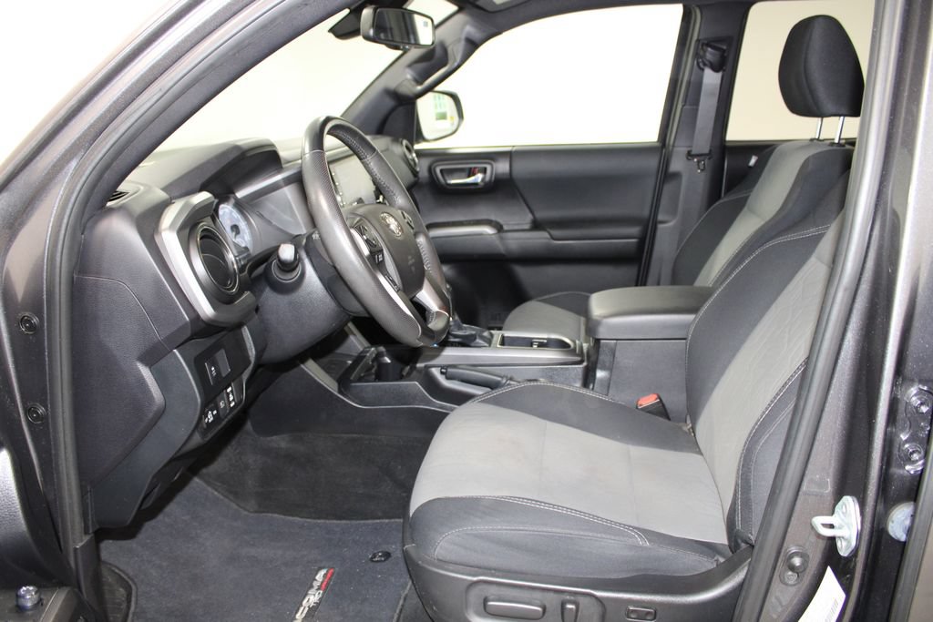 Used 2021 Toyota Tacoma TRD Off-Road AWD/4WD image 21