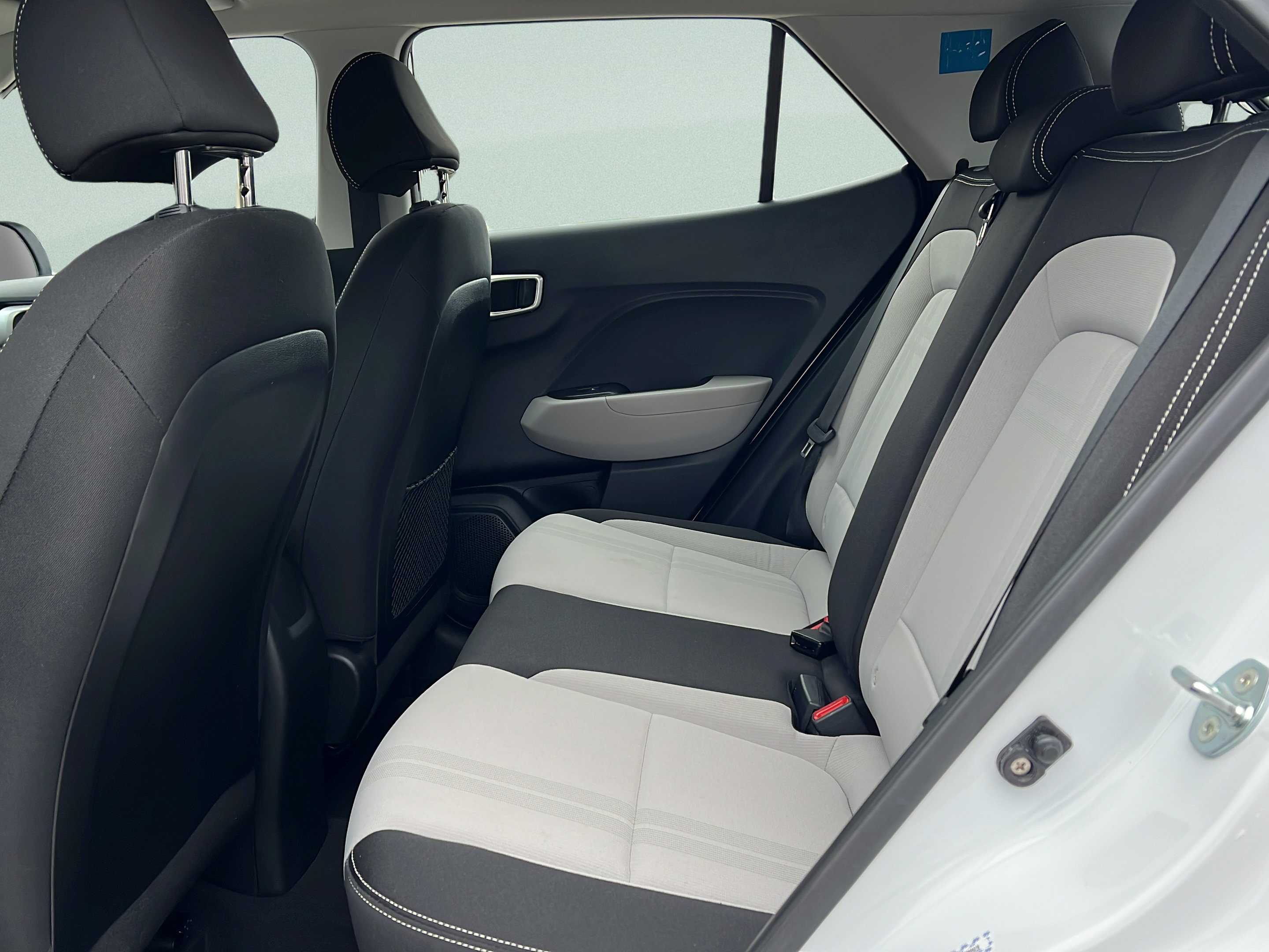 Certified 2023 Hyundai Venue SEL FWD image 10