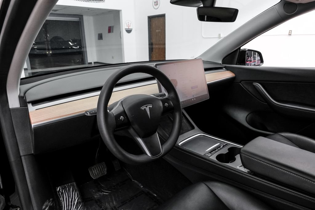 Used 2021 Tesla Model Y Long Range AWD/4WD image 3