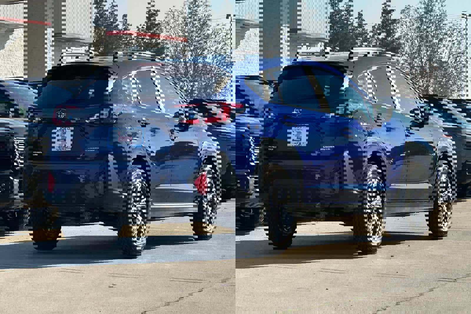 Used 2025 Subaru Crosstrek 2.0i Premium image 3