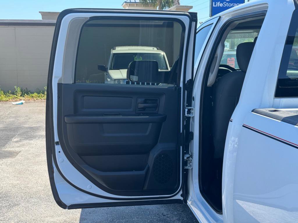 Used 2016 RAM 2500 Tradesman w/ Chrome Appearance Group image 13