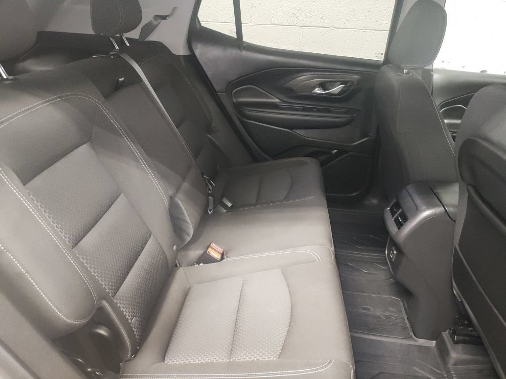 Used 2023 GMC Terrain SLE w/ Driver Convenience Package FWD image 11