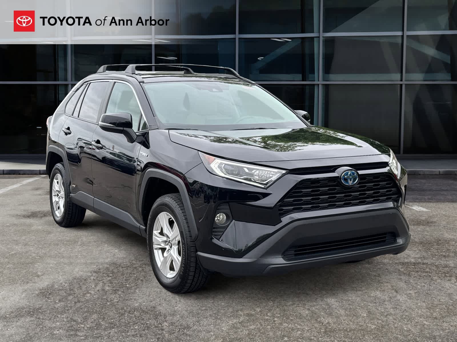Used 2019 Toyota RAV4 XLE AWD/4WD image 1