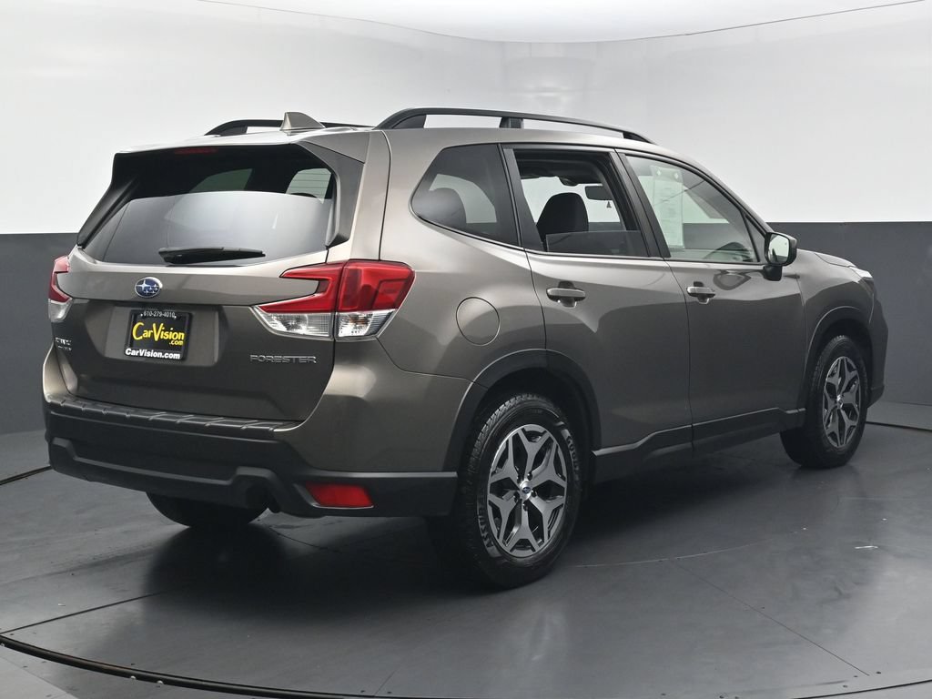 Used 2021 Subaru Forester Premium AWD/4WD image 5