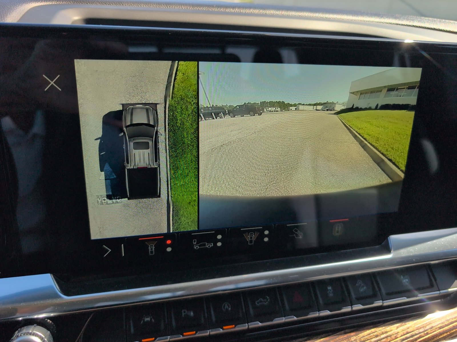Used 2025 GMC Sierra 1500 Elevation w/ Elevation Premium Package image 32