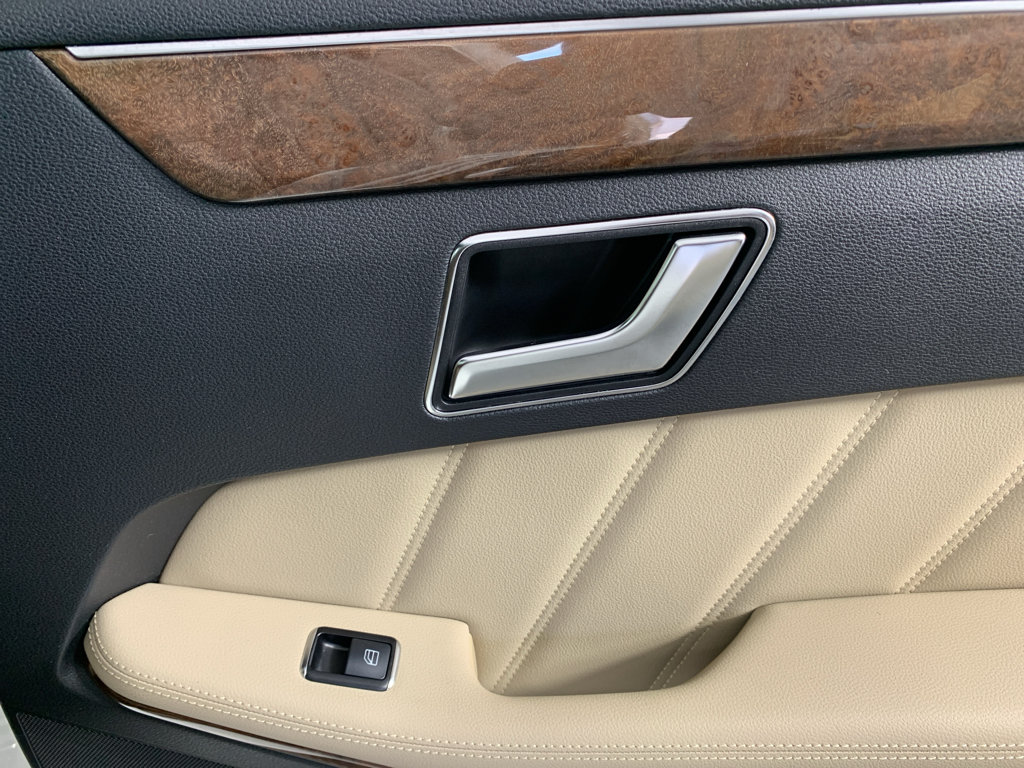 Used 2013 Mercedes-Benz E 350 4MATIC Sedan image 36