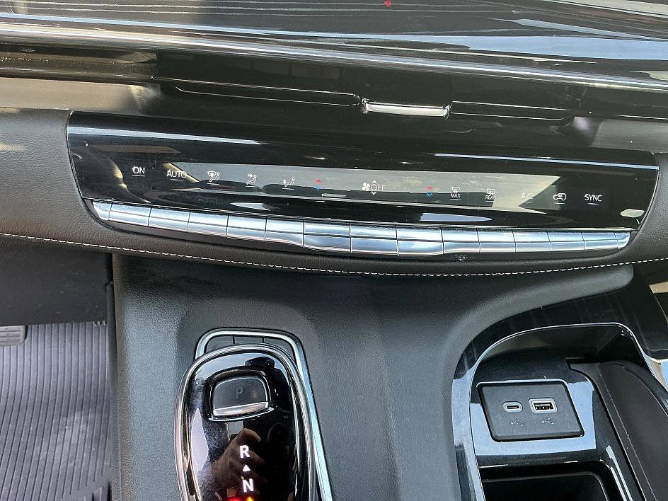 Used 2023 Cadillac Escalade ESV Sport image 22