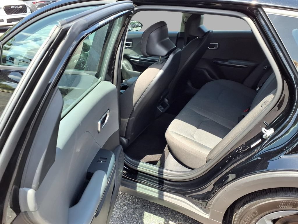 Used 2025 Kia K4 FWD image 26
