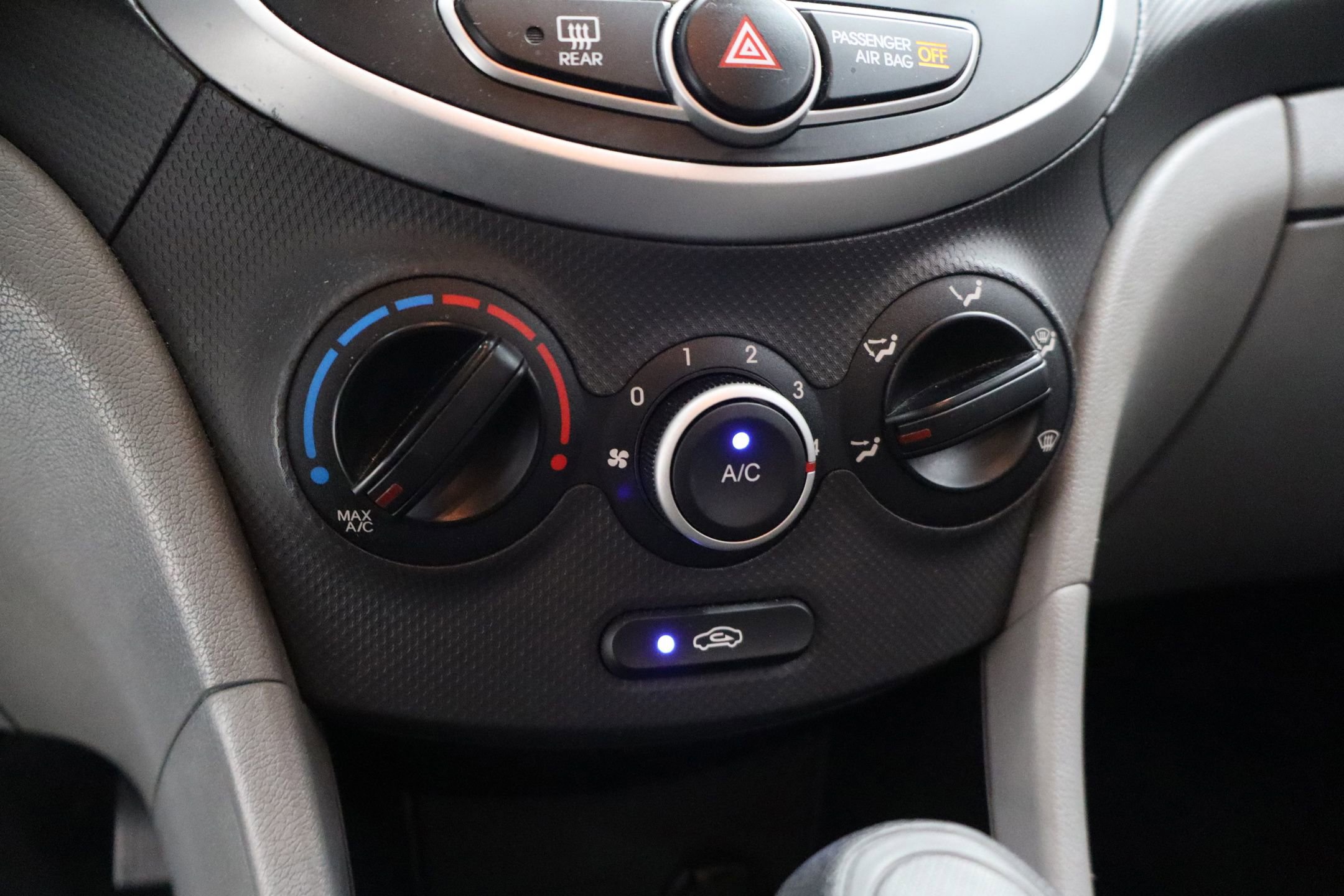 Used 2014 Hyundai Accent GLS FWD image 18