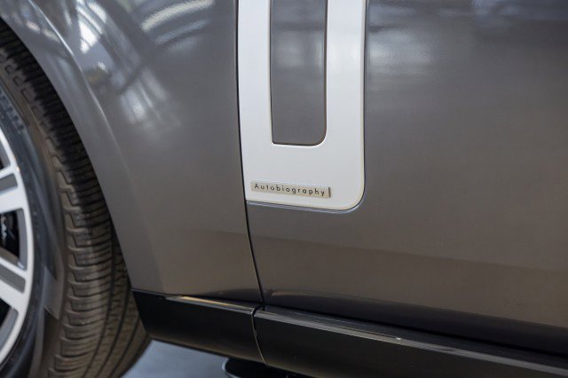 Used 2023 Land Rover Range Rover Long Wheelbase Autobiography image 14