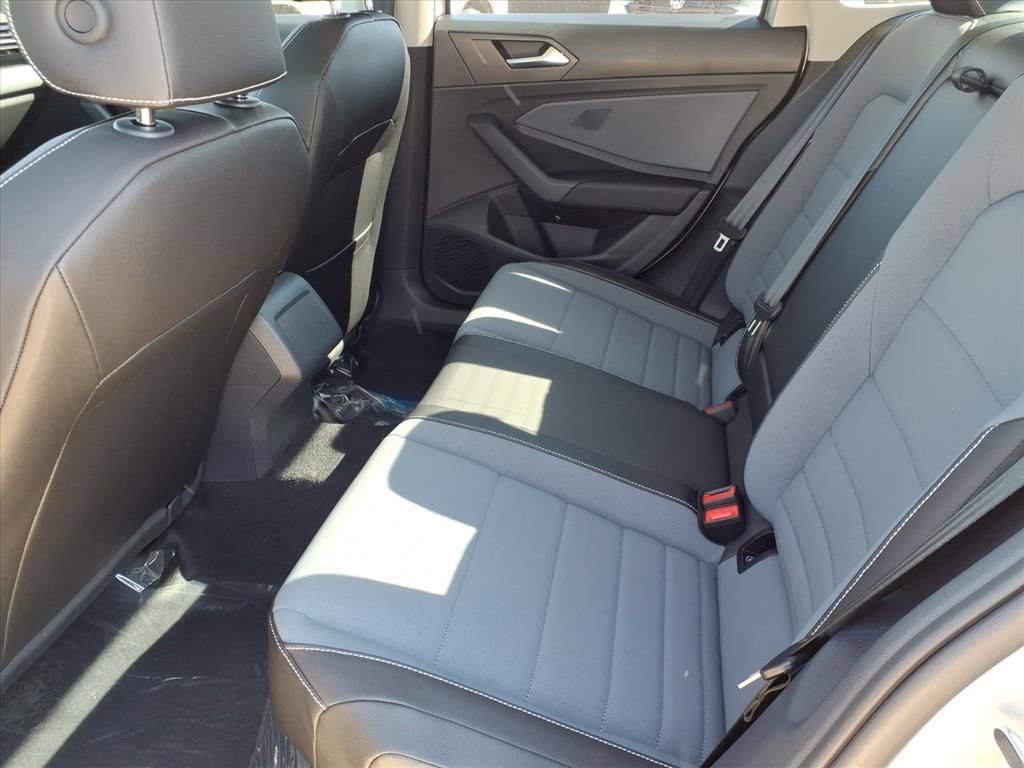 New 2026 Volkswagen Jetta SE FWD image 8