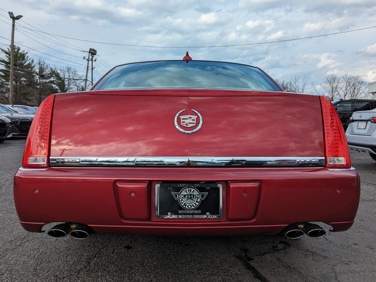 Used 2011 Cadillac DTS Premium w/ Driver Awareness Package FWD image 9