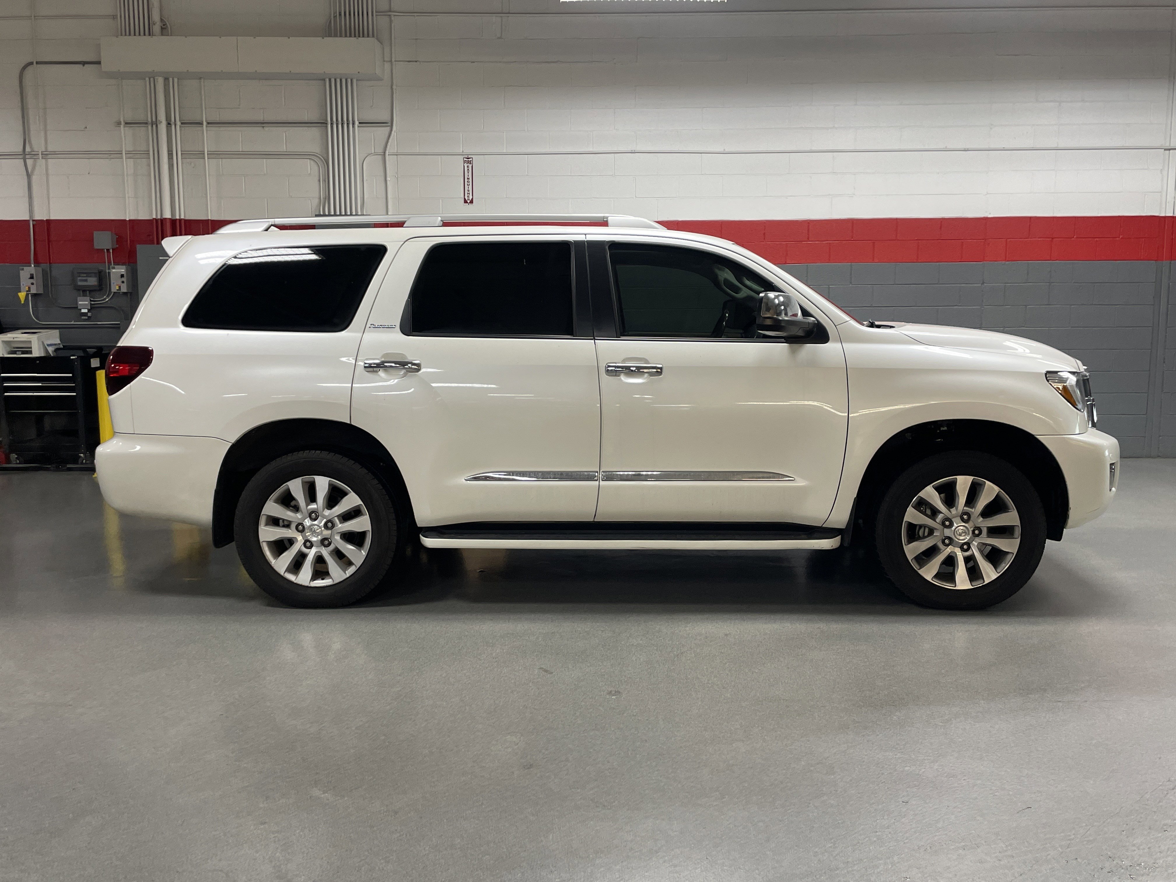 Certified 2019 Toyota Sequoia Platinum image 36
