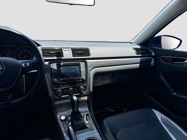Used 2017 Volkswagen Passat 1.8T SE FWD image 22