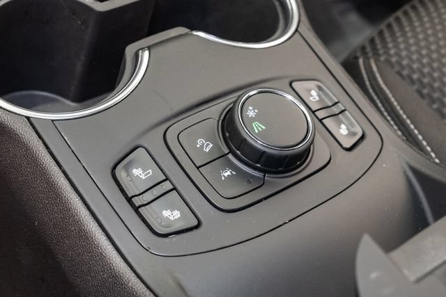 Used 2024 GMC Terrain SLE w/ Driver Convenience Package FWD image 23